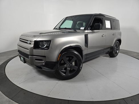 Used 2024 Land Rover Defender 110 X-Dynamic SE AWD/4WD image 1