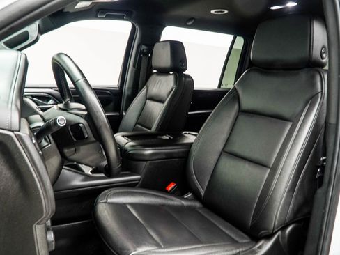 Used 2024 Chevrolet Suburban LT image 37