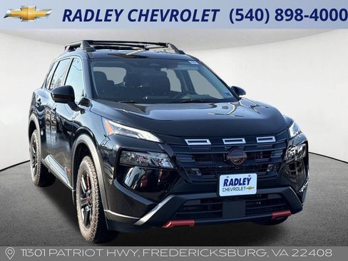 Used 2025 Nissan Rogue SV image 21