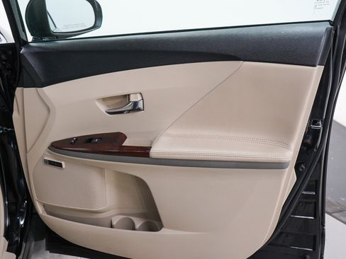 Used 2009 Toyota Venza AWD image 12