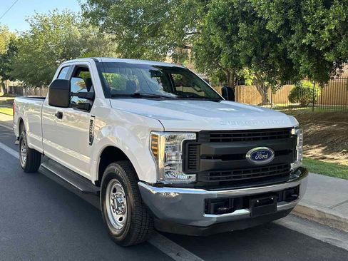 Used 2019 Ford F250 XL w/ XL Decor Group RWD image 2