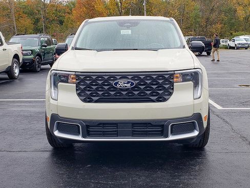 New 2025 Ford Maverick Lariat image 2