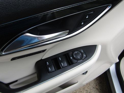 Used 2023 Buick Envision Essence AWD/4WD image 26