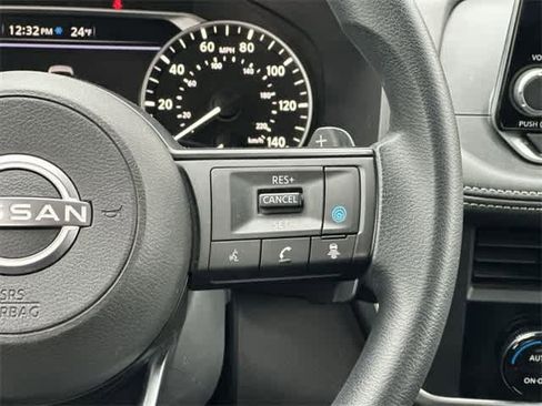 Used 2024 Nissan Rogue SV image 9