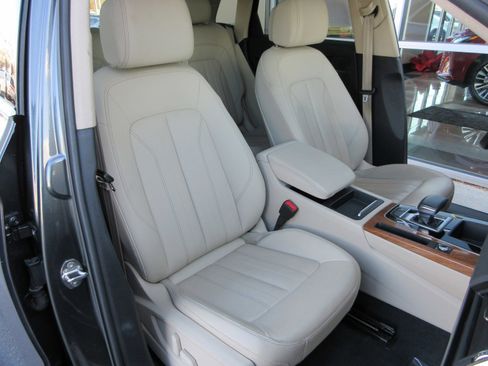 Used 2022 Audi Q5 2.0T Premium image 26