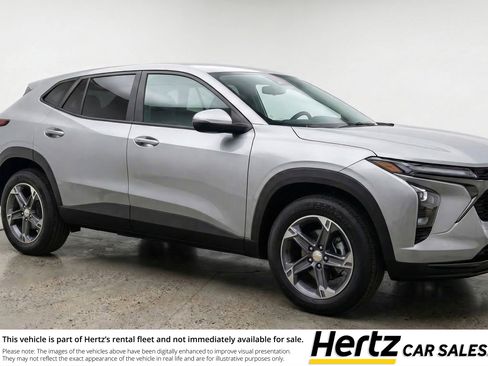 Used 2025 Chevrolet Blazer LT image 1