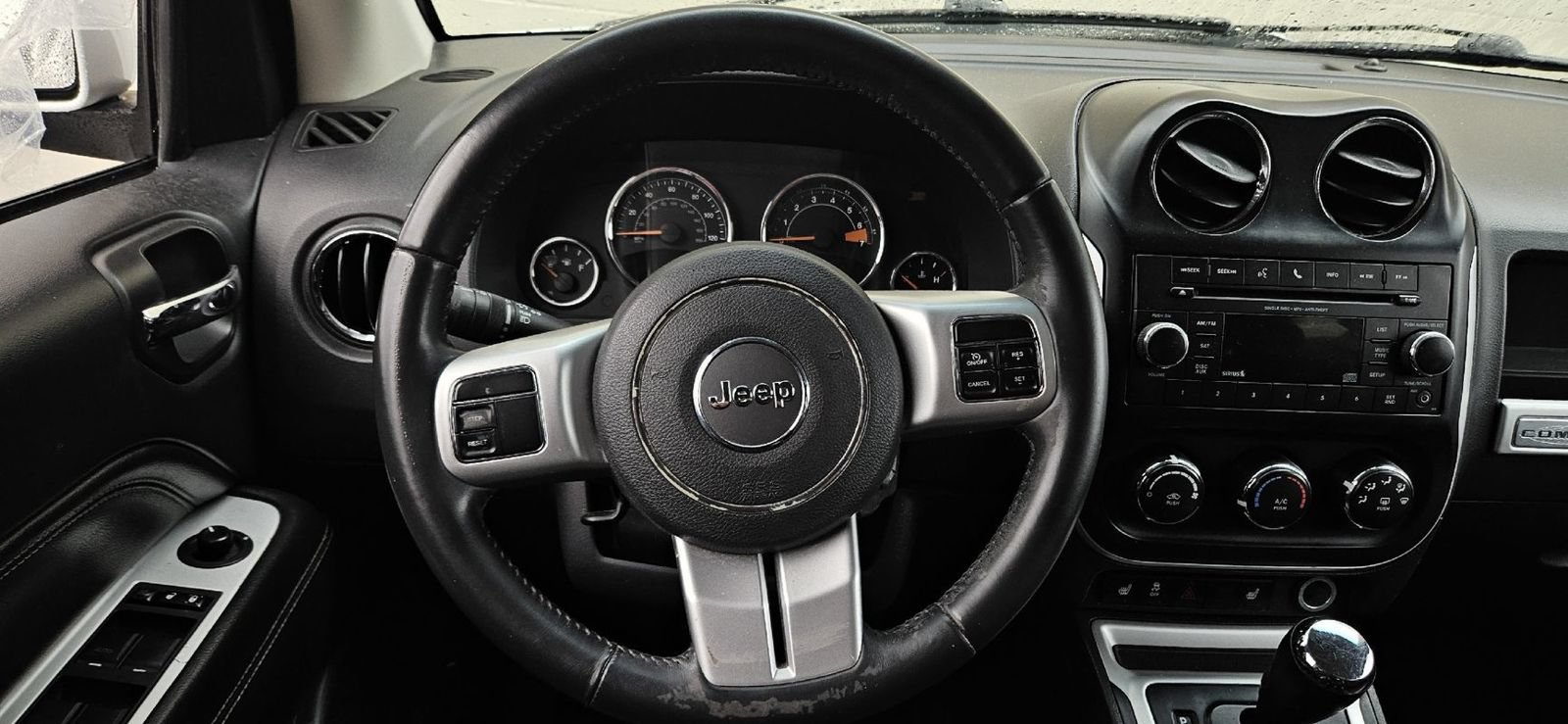 Used 2017 Jeep Compass Latitude FWD image 7