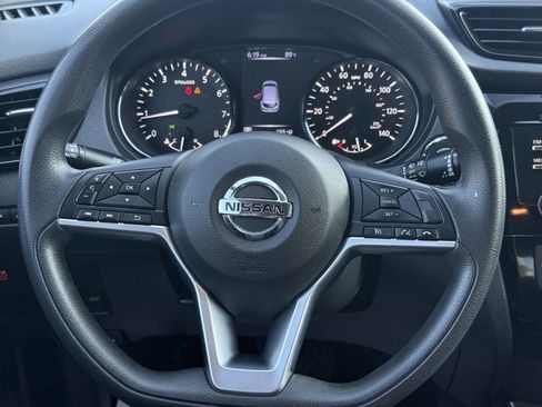 Used 2017 Nissan Rogue Sport SV image 15