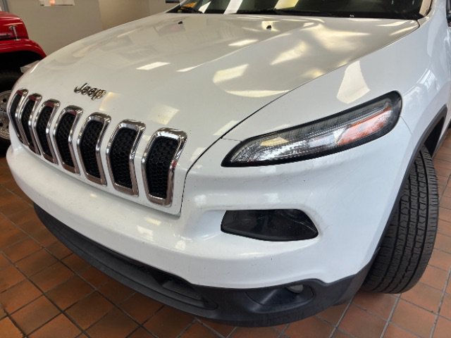 Used 2015 Jeep Cherokee Latitude AWD/4WD image 8