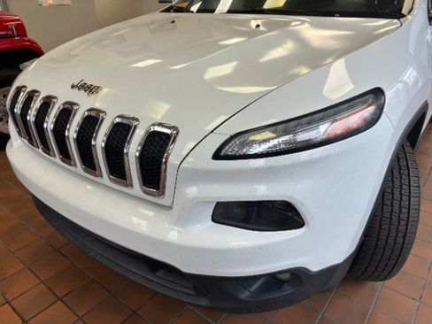Used 2015 Jeep Cherokee Latitude image 8