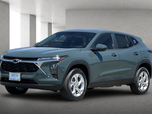 New 2026 Chevrolet Trax LS w/ LS Convenience Package FWD image 8