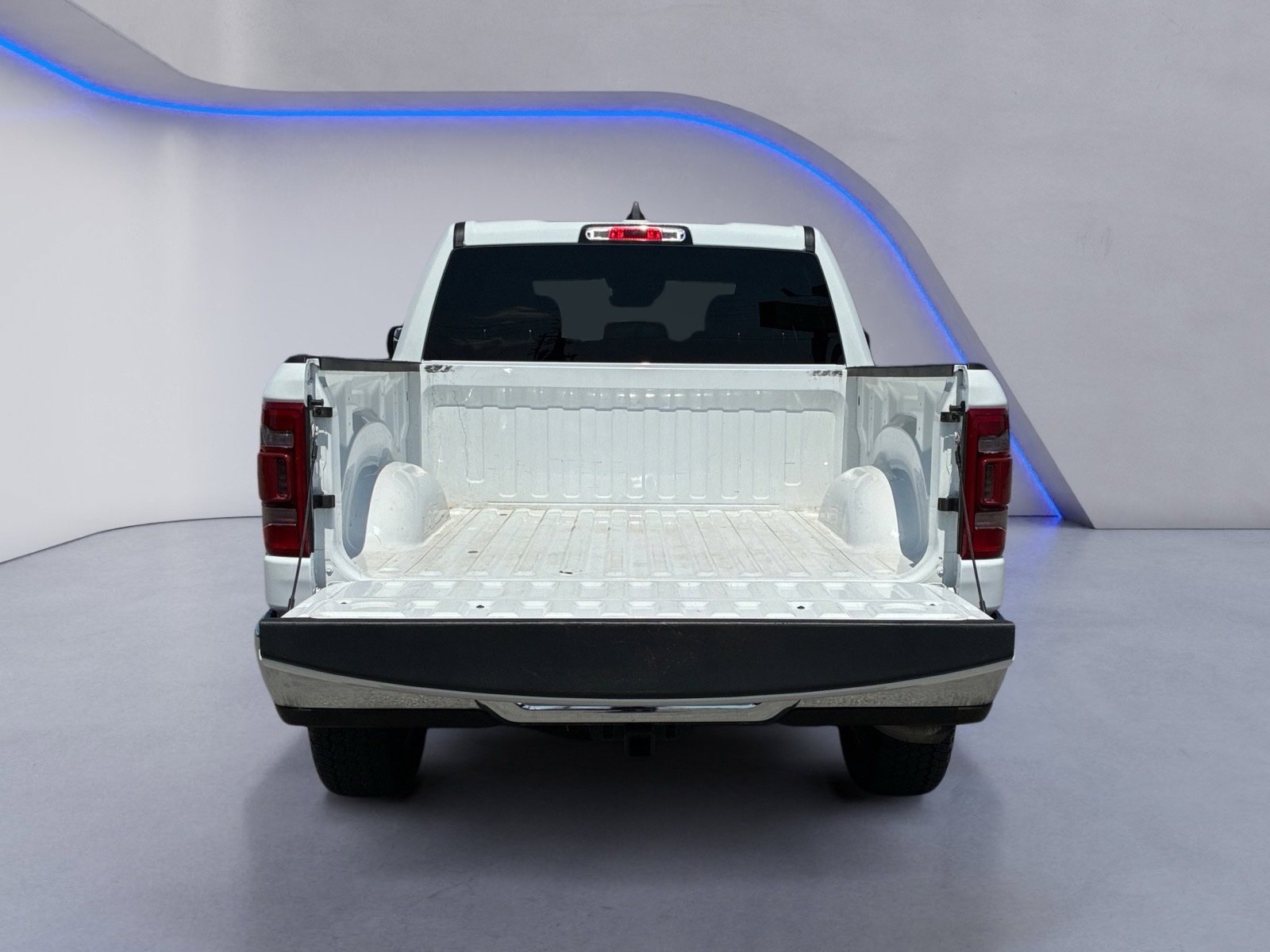 Used 2023 RAM 1500 Laramie w/ Off Road Group AWD/4WD image 11