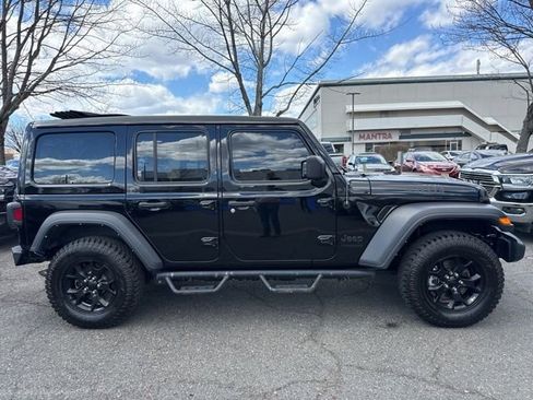 Used 2022 Jeep Wrangler Unlimited Sport image 21