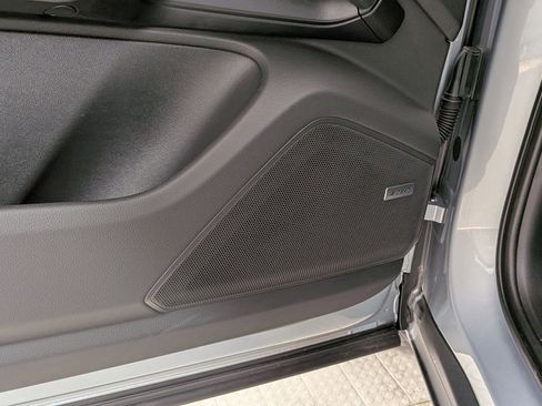 Certified 2025 Porsche Cayenne AWD/4WD image 14