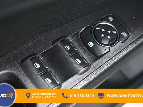 Used 2019 Ford Fusion SE FWD image 18