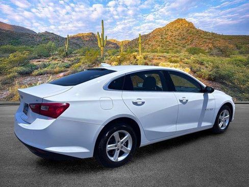Used 2023 Chevrolet Malibu LT w/ Driver Confidence Package FWD image 4