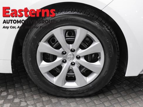 Used 2023 Toyota Corolla LE image 31