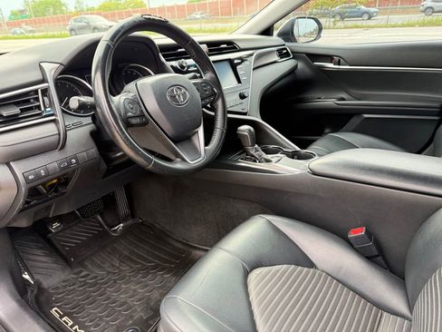 Used 2018 Toyota Camry SE FWD image 22