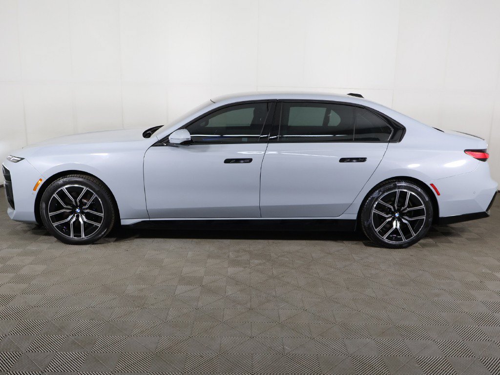 Used 2025 BMW i7 xDrive60 w/ Premium Package AWD/4WD image 20