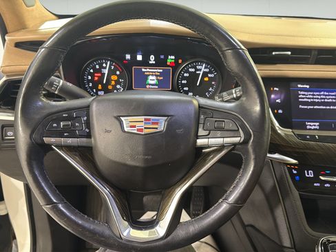 Used 2020 Cadillac XT6 Premium Luxury w/ Platinum Package AWD/4WD image 12