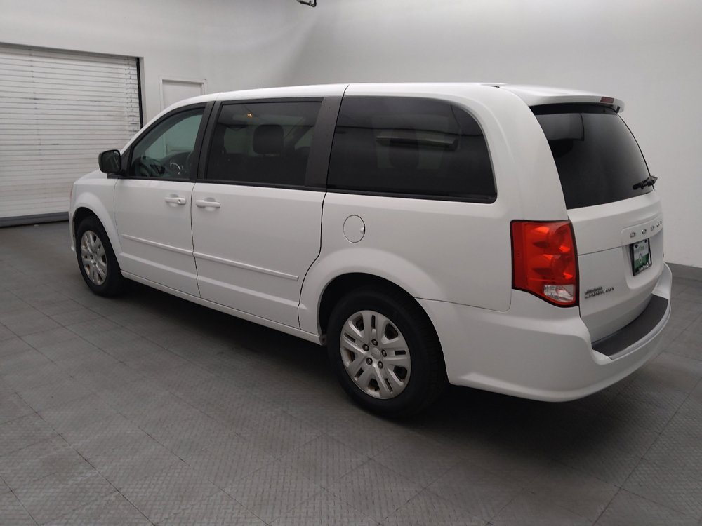 Used 2017 Dodge Grand Caravan SE FWD image 3