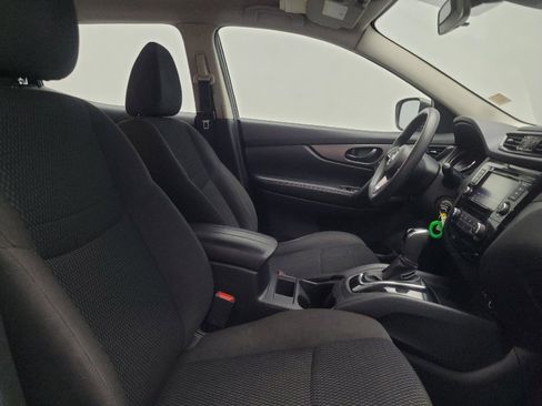 Used 2021 Nissan Rogue Sport S image 21