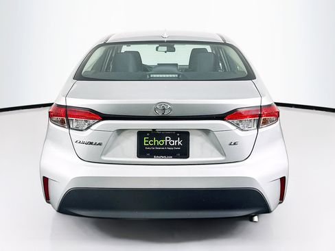 Used 2025 Toyota Corolla LE image 7