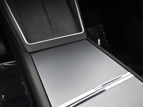 Used 2026 Tesla Model Y Long Range image 24