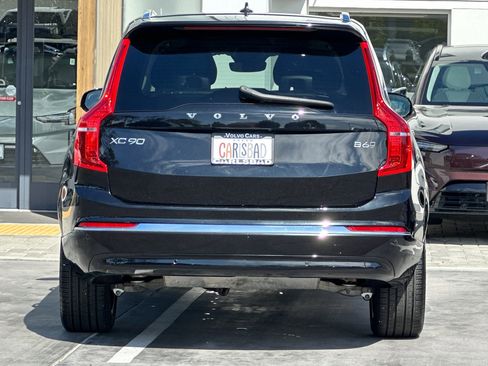 Certified 2025 Volvo XC90 B6 Plus image 5