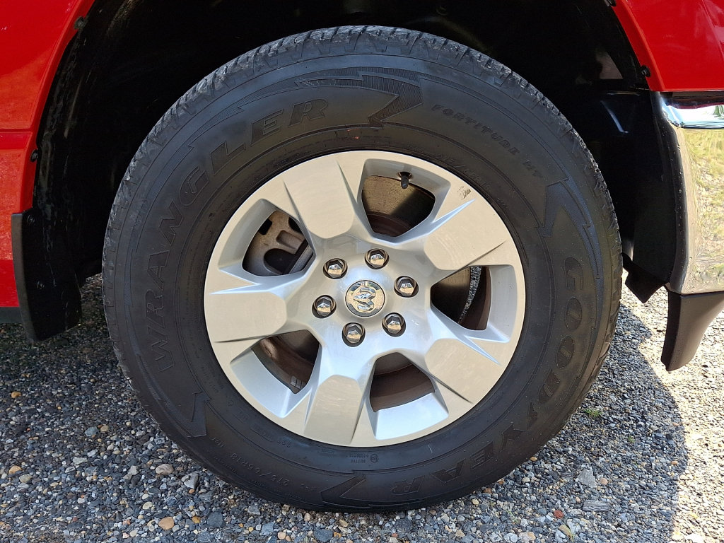 Used 2024 RAM 1500 Big Horn AWD/4WD image 9