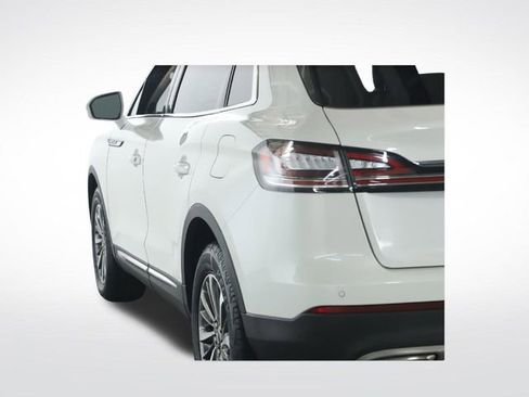 Used 2023 Lincoln Nautilus Reserve AWD/4WD image 44
