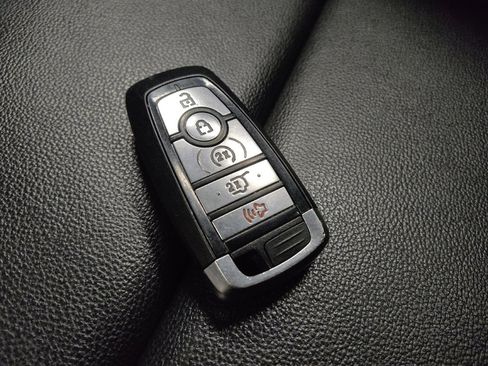 Used 2020 Ford Explorer XLT w/ Equipment Group 202A image 32