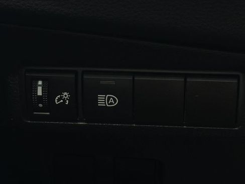 Used 2024 Toyota Corolla Cross LE FWD image 27