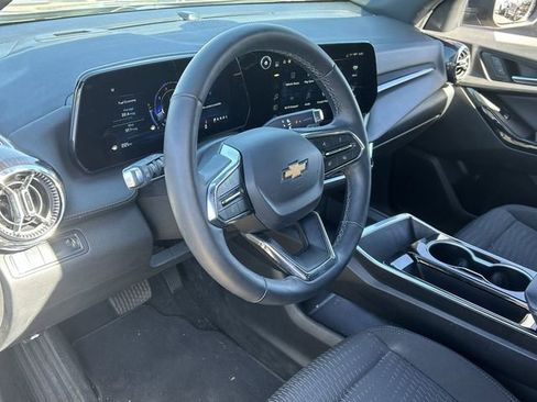 Used 2025 Chevrolet Equinox LT FWD image 19