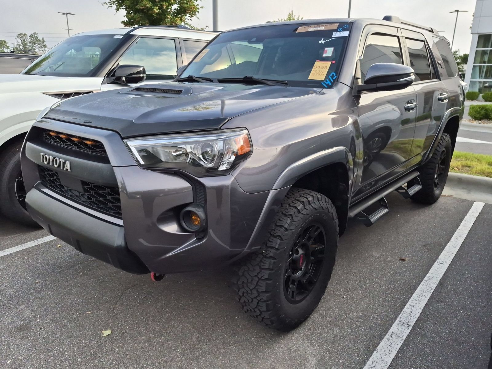 Used 2023 Toyota 4Runner TRD Off-Road Premium w/ Moonroof Package AWD/4WD image 5