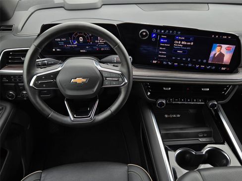 Used 2025 Chevrolet Tahoe Premier RWD image 13