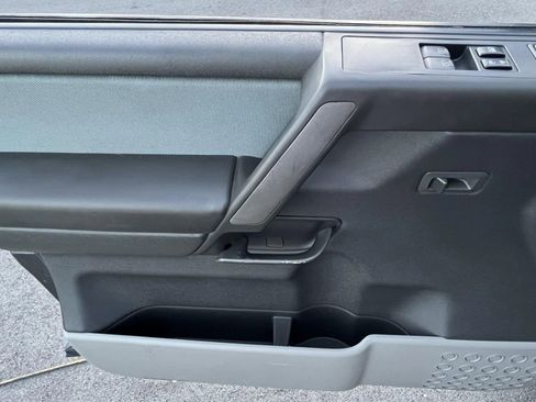 Used 2004 Nissan Titan SE w/ (Bed) Utility Bed Pkg image 10