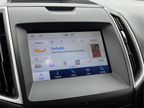 Used 2020 Ford Edge SEL image 22