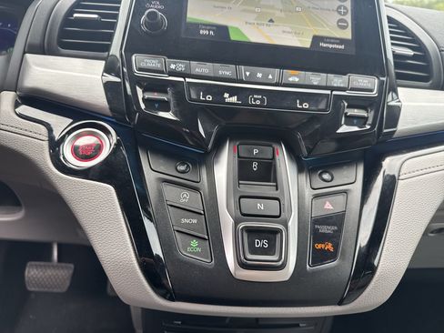 Used 2023 Honda Odyssey Touring image 11