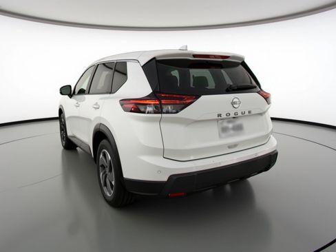 Used 2025 Nissan Rogue SV FWD image 6