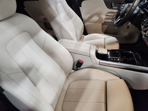 Used 2021 Mercedes-Benz GLA 250 4MATIC image 32