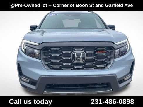 Used 2025 Honda Passport TrailSport image 12