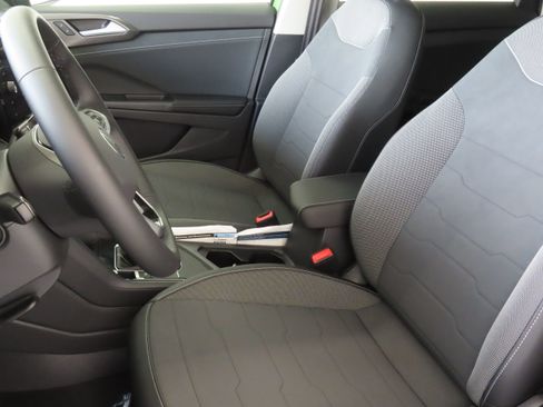 New 2026 Volkswagen Taos SE FWD image 12