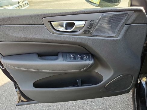 Certified 2024 Volvo XC60 T8 Ultimate w/ Protection Package Premier image 20