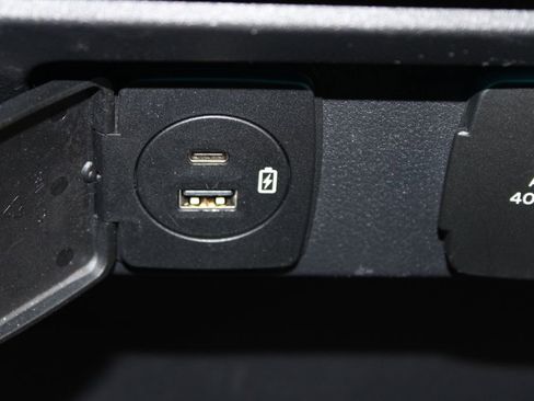 Used 2021 Ford F150 Platinum w/ Equipment Group 701A High image 35