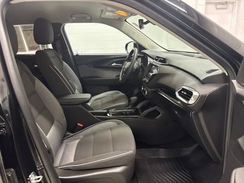 Used 2022 Chevrolet TrailBlazer LT w/ Convenience Package FWD image 34