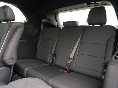 Used 2025 Buick Enclave Preferred image 25