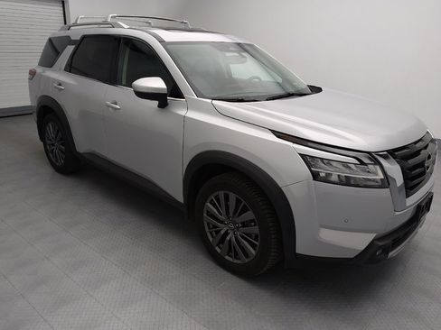 Used 2022 Nissan Pathfinder SL w/ SL Premium Package image 11