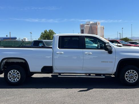 Certified 2025 Chevrolet Silverado 2500 LT w/ Convenience Package AWD/4WD image 4