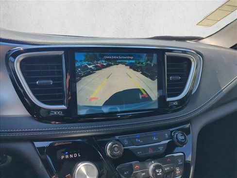 New 2026 Chrysler Pacifica Limited FWD image 10
